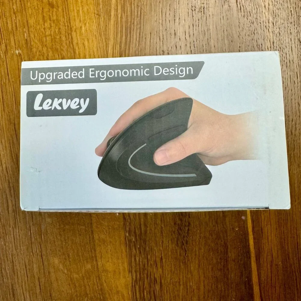 LEVKEY Wireless Ergonomic Mouse 2.4GHz Vertical Mouse Rechargeable Black NEW Box - Picture 2 of 8